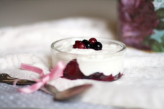 Raffaellocreme mit Beeren