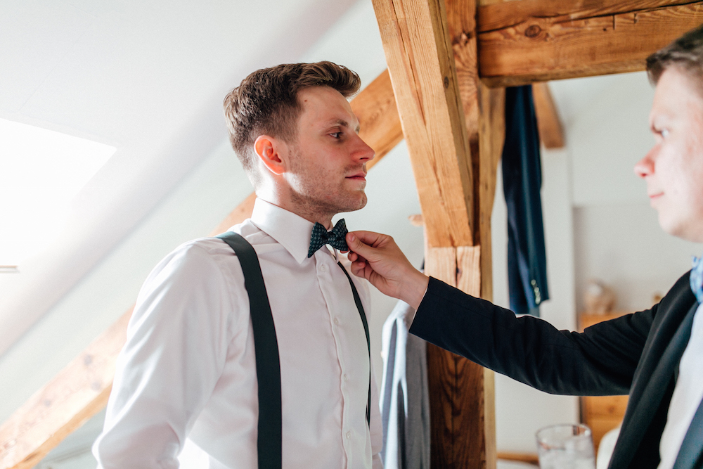 Getting Ready Hochzeit Bräutigam