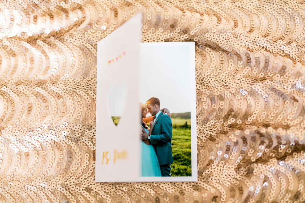 DIY Hochzeitsdankeskarten mit Fotos Herz gestanzt