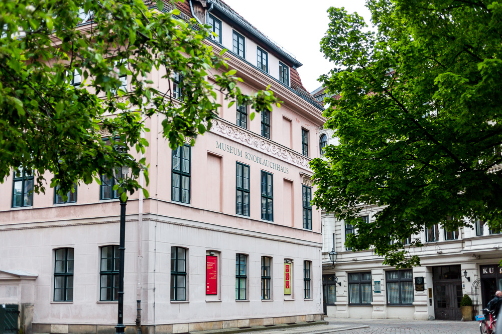 DDR Stadtführung durch Ostberlin Nikolaiviertel Berlin