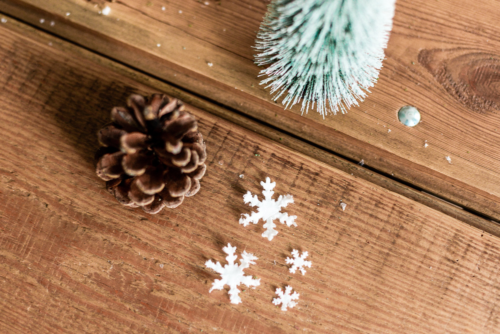 DIY Weihnachtsdeko-Ideen mit Tempo Taschentüchern Schneeflocke