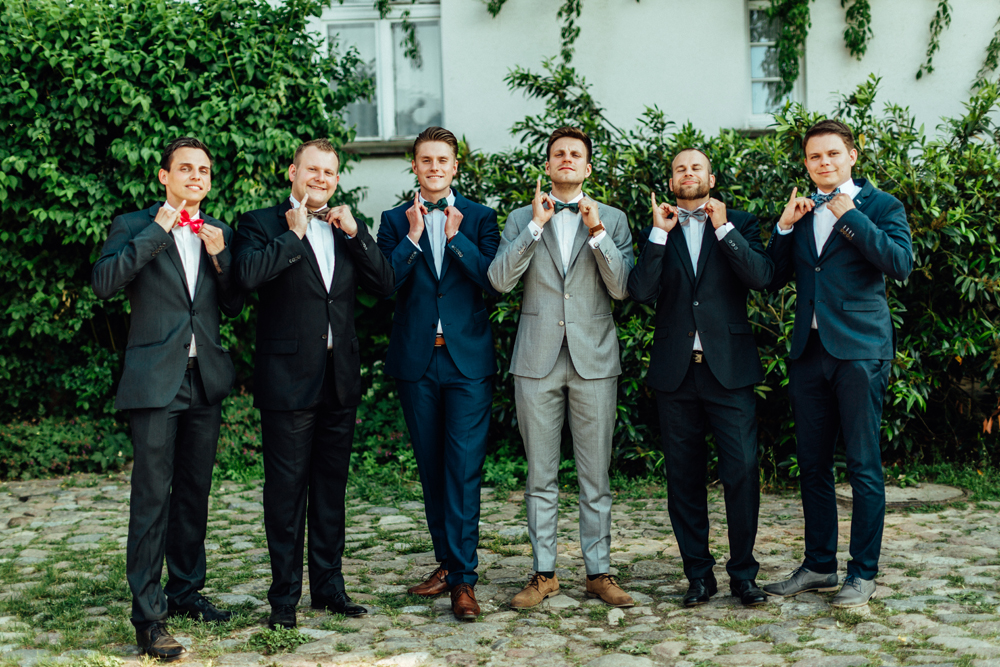 Fliege als Dresscode 12 Tipps, um die Hochzeit persönlich zu gestalten
