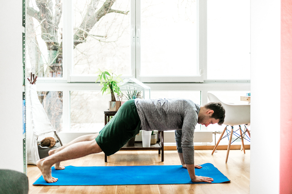 Fitnessübungen für den Alltag mit Baby