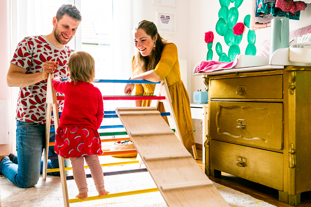 Vertrauen in Kinder haben Pikler Dreieck Spielspecht