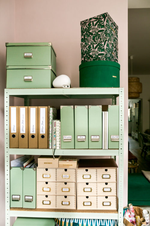 10 Tipps für einen schönen und organisierten Home Office Arbeitsplatz mit Farbe von Schöner Wohnen Farbe Grün und Rosa