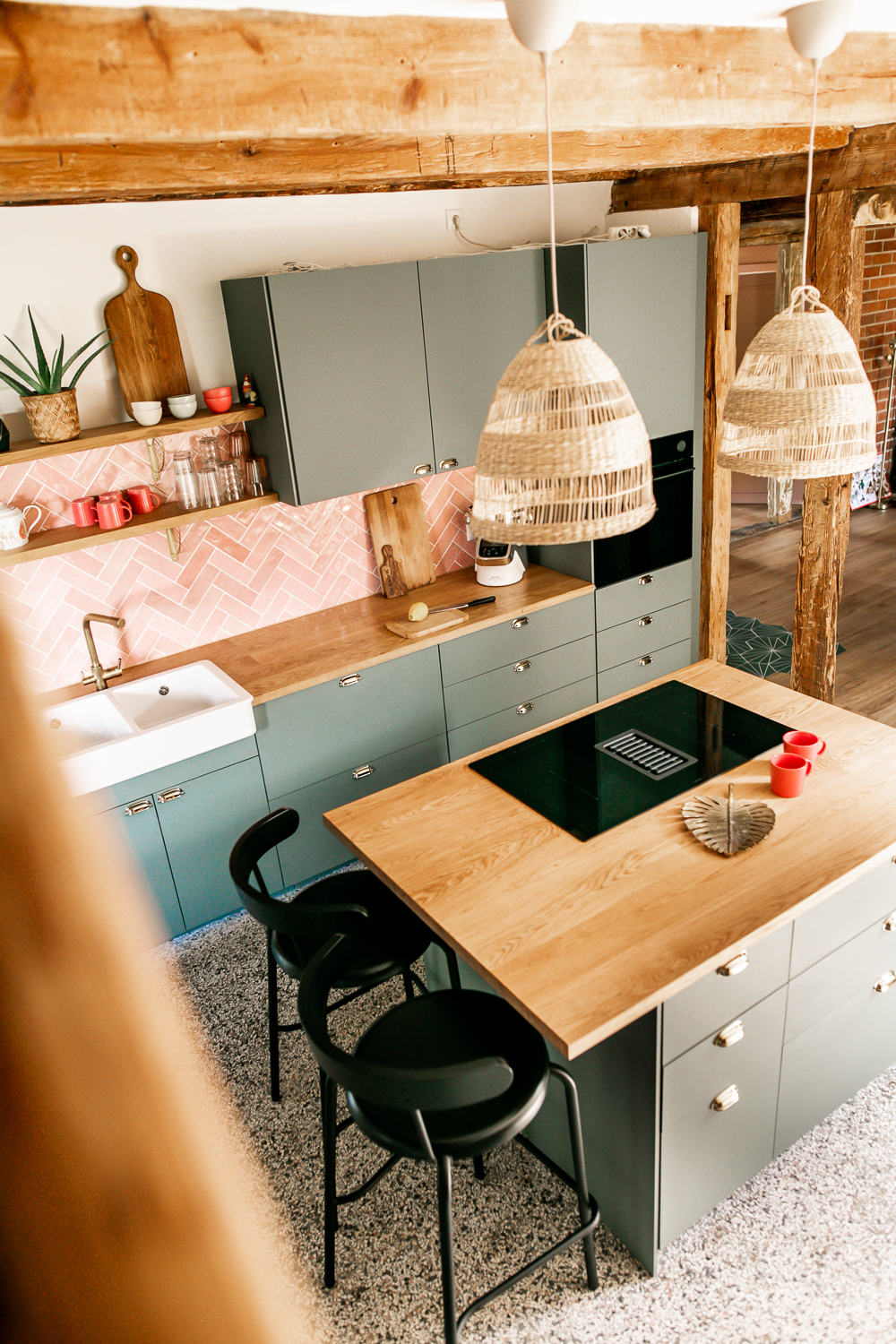 IKEA BODARP Küche in Graugrün Kochinsel